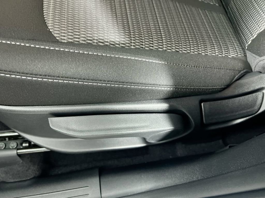 2026 Kia Sorento LX - Photo 14