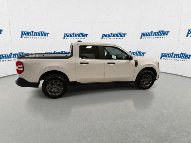 Used 2025 Oxford White Ford XLT image 12