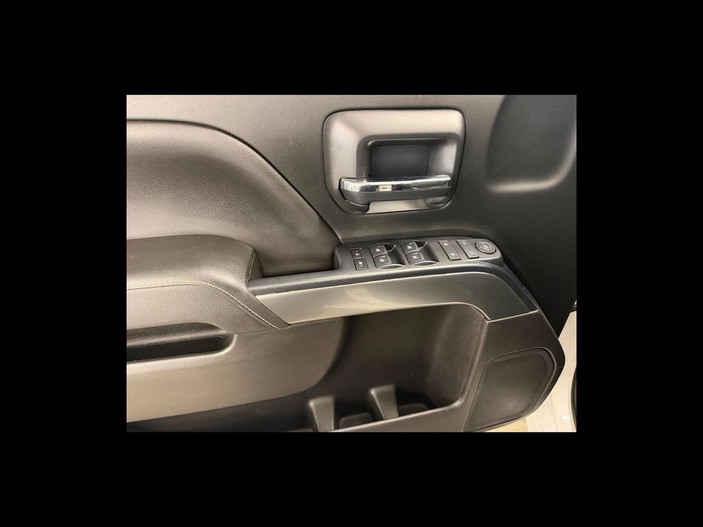 Used 2019 White Chevrolet LT image 12