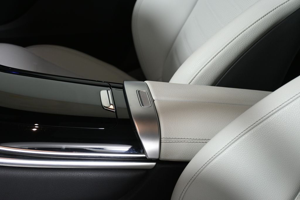 Used 2023 Selenite Gray Metallic Mercedes-Benz GLC 300 image 26