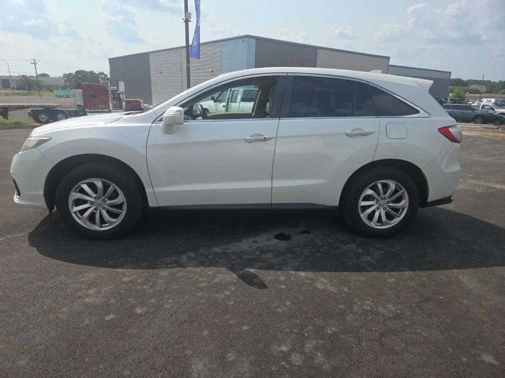 Used 2016  Acura Base image 7