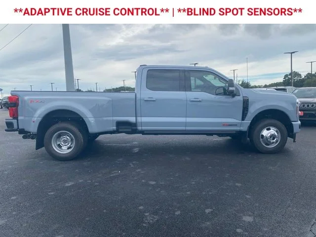 New 2026 Glacier Gray Metallic Tri-Coat Ford F-350® Platinum® image 10