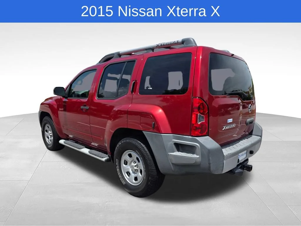 Used 2015 Red Nissan X image 6
