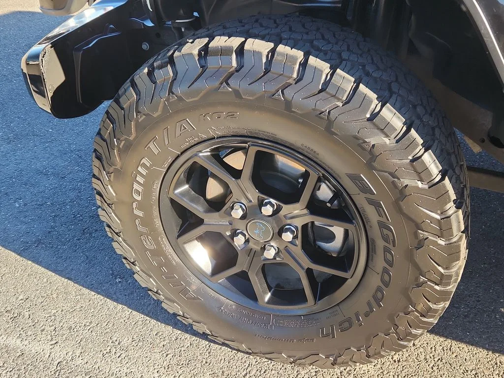 Used 2024 Black Jeep High Altitude 4xe image 18