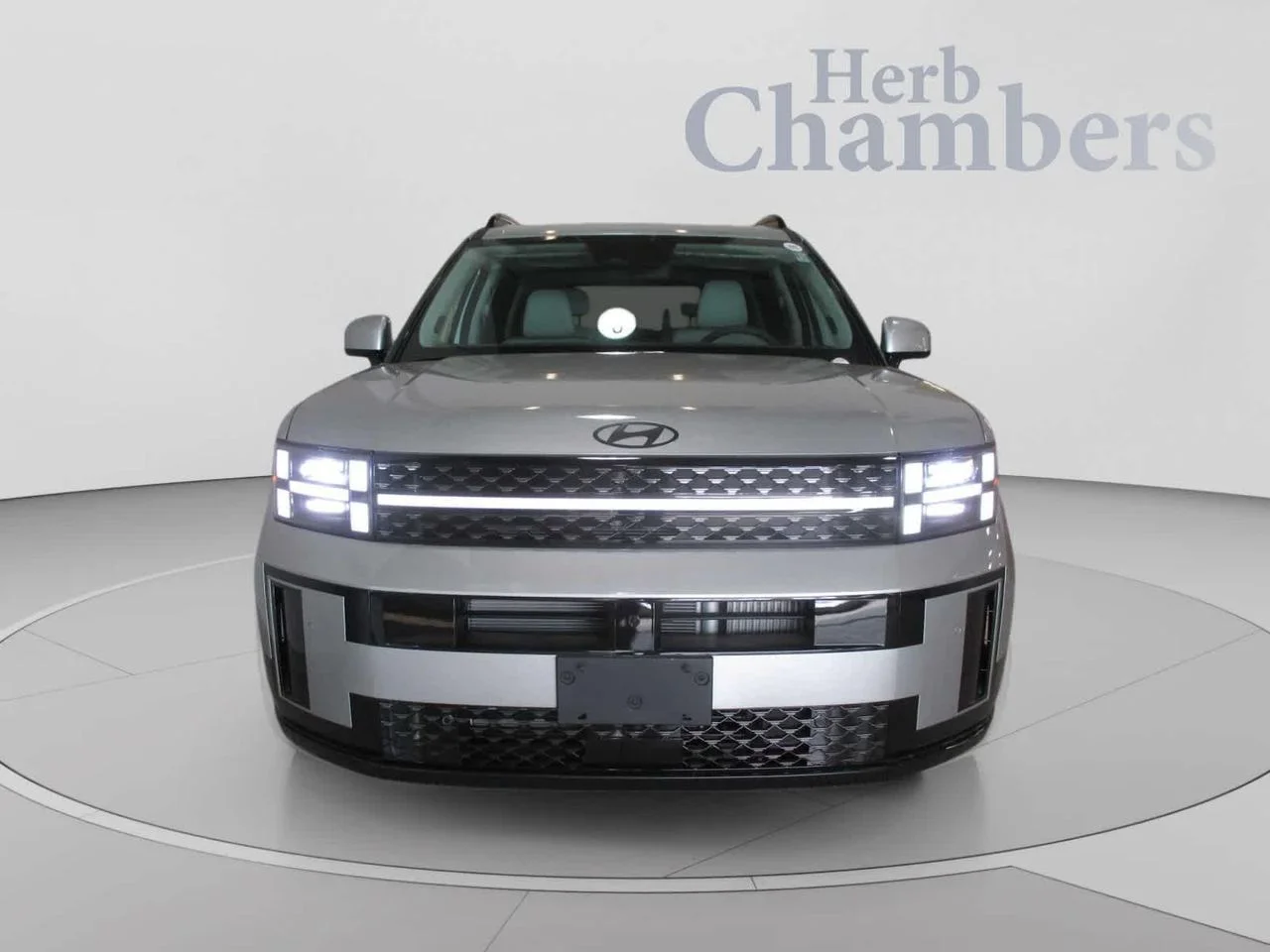 New 2025 Silver Hyundai Calligraphy image 2
