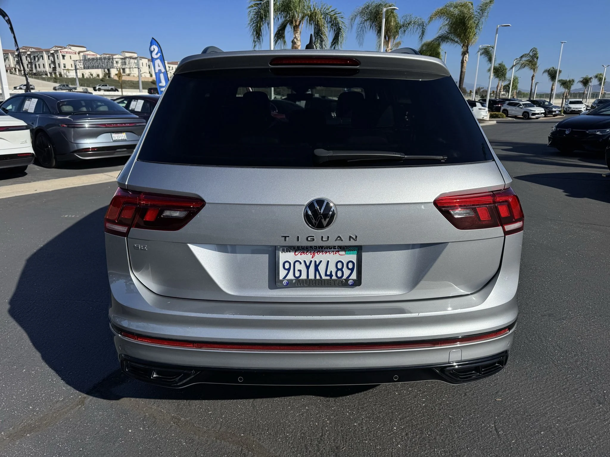 Used 2023 Pyrite Silver Metallic Volkswagen SE R-Line Black image 7