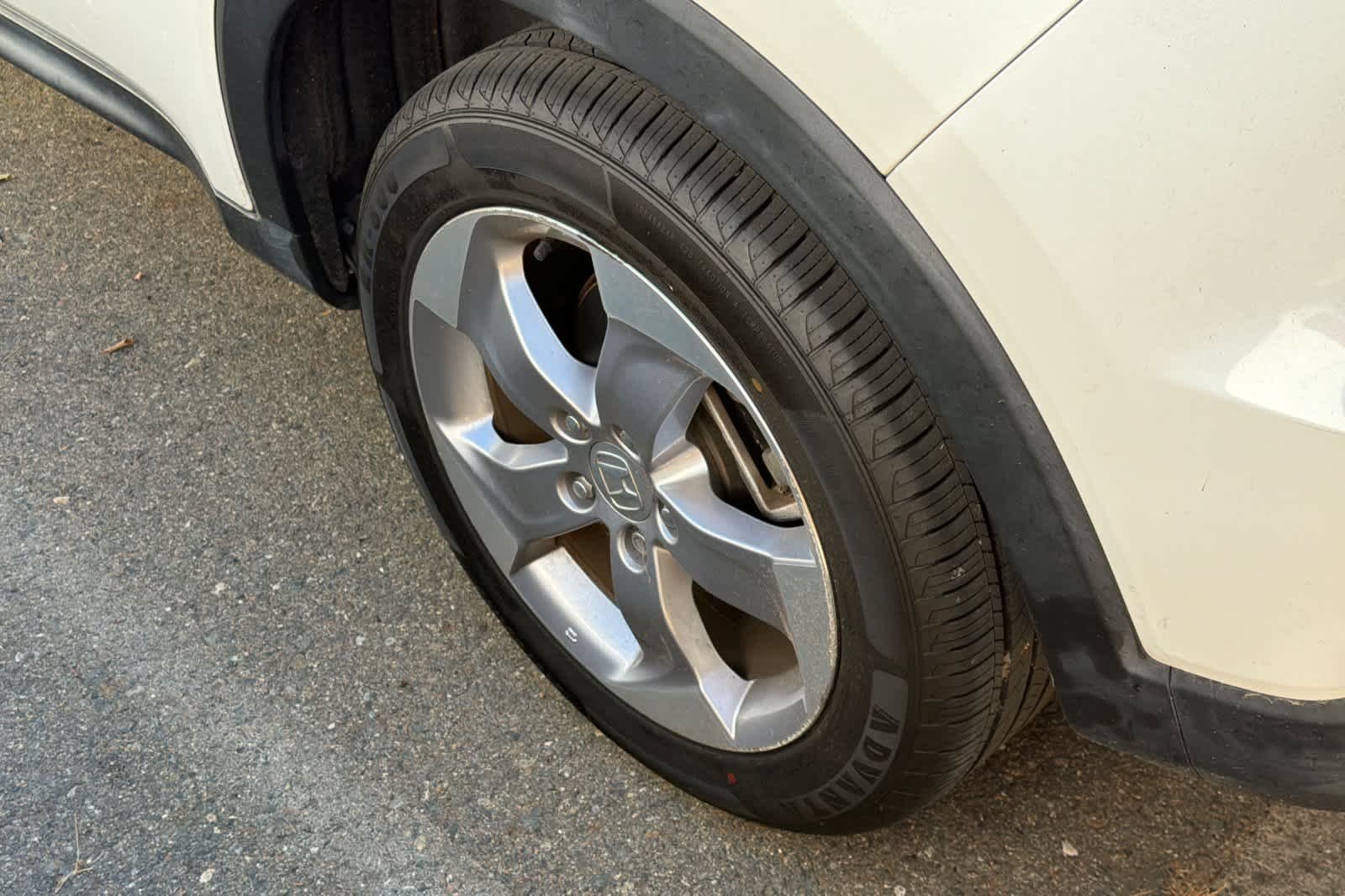 Used 2019 Platinum White Pearl Honda LX image 18