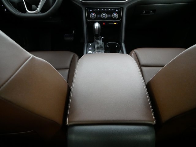 Used 2023 Pure White Volkswagen SE image 26