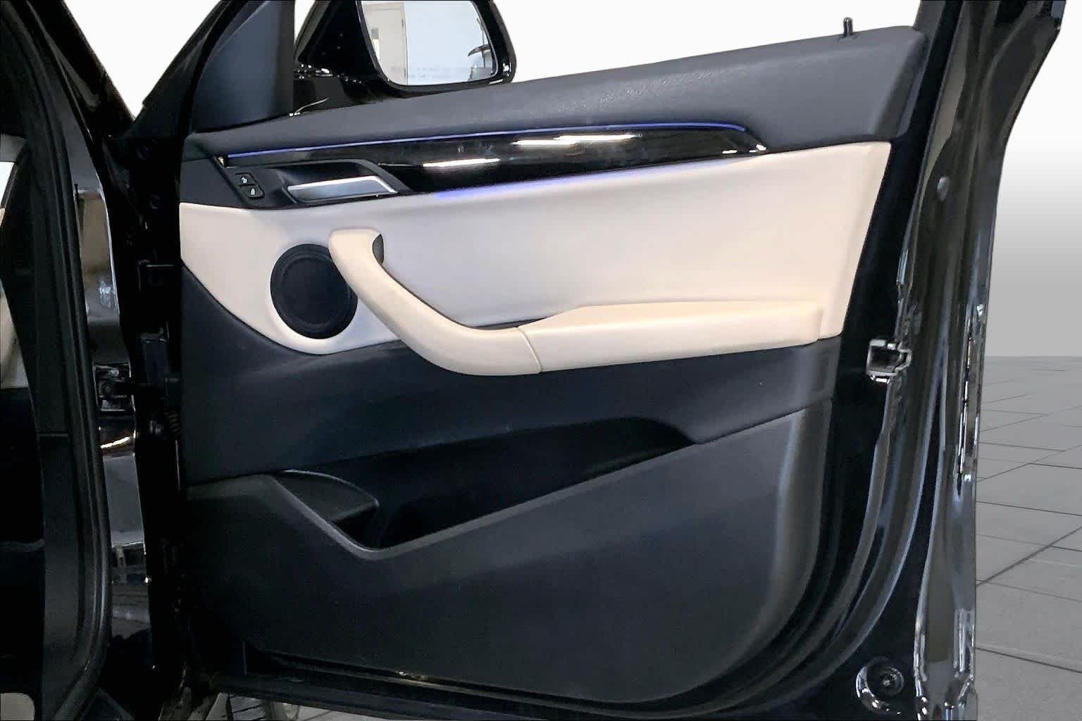 Used 2022 Jet Black BMW sDrive28i image 23