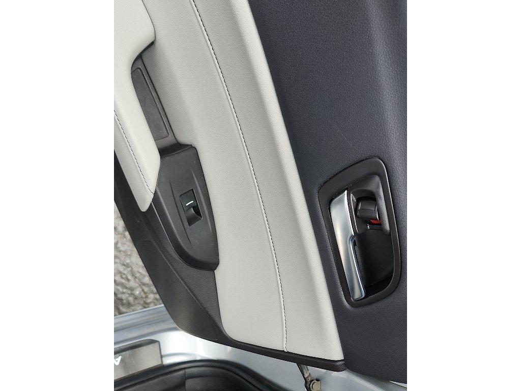 Used 2020 Lunar Silver Metallic Acura w/Technology Pkg image 13