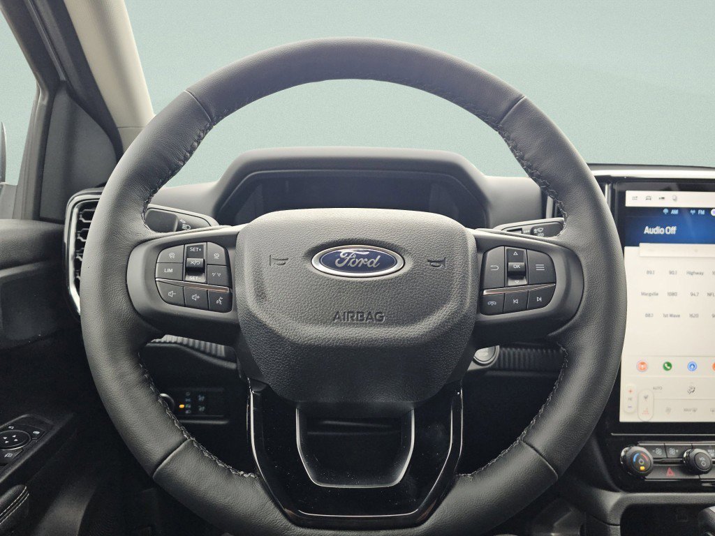 New 2026 Oxford White Ford LARIAT image 32