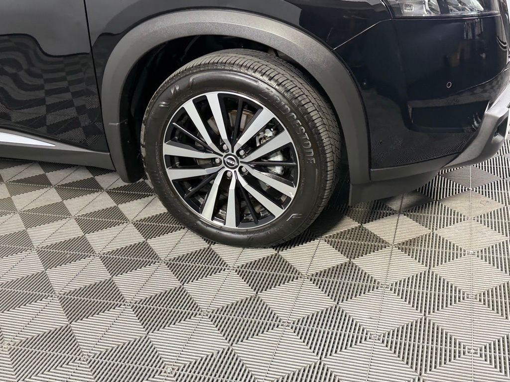 Certified Used 2025 Black Nissan Platinum image 12