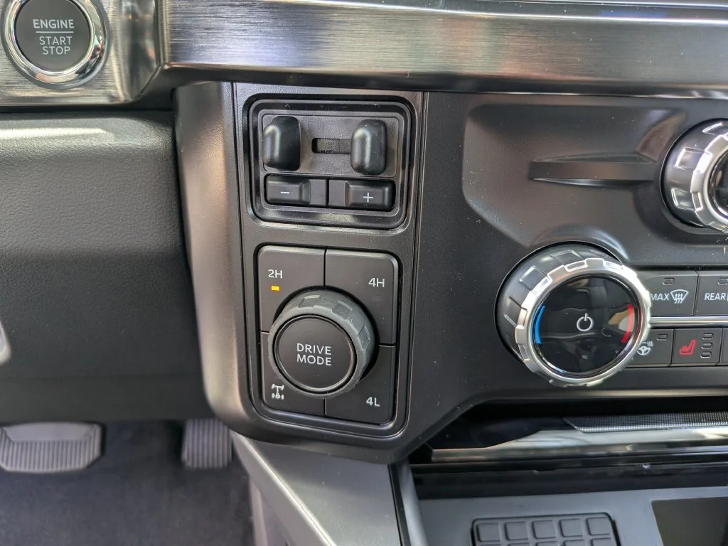 New 2026 Glacier Gray Metallic Tri-Coat Ford F-250® Lariat® image 28