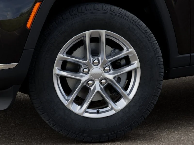 New 2026 Diamond Black Crystal Pearlcoat Jeep Laredo X image 8