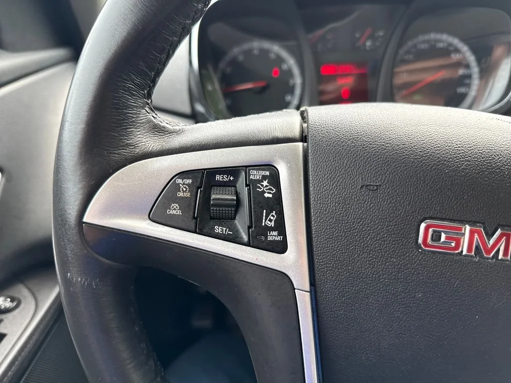 Used 2017 Silver GMC SLE-2 image 37