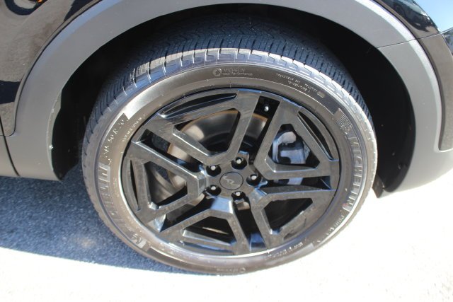 Used 2025 Black Kia EX X-Line image 39