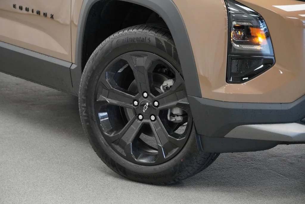 2027 Chevrolet Equinox LT - Photo 10