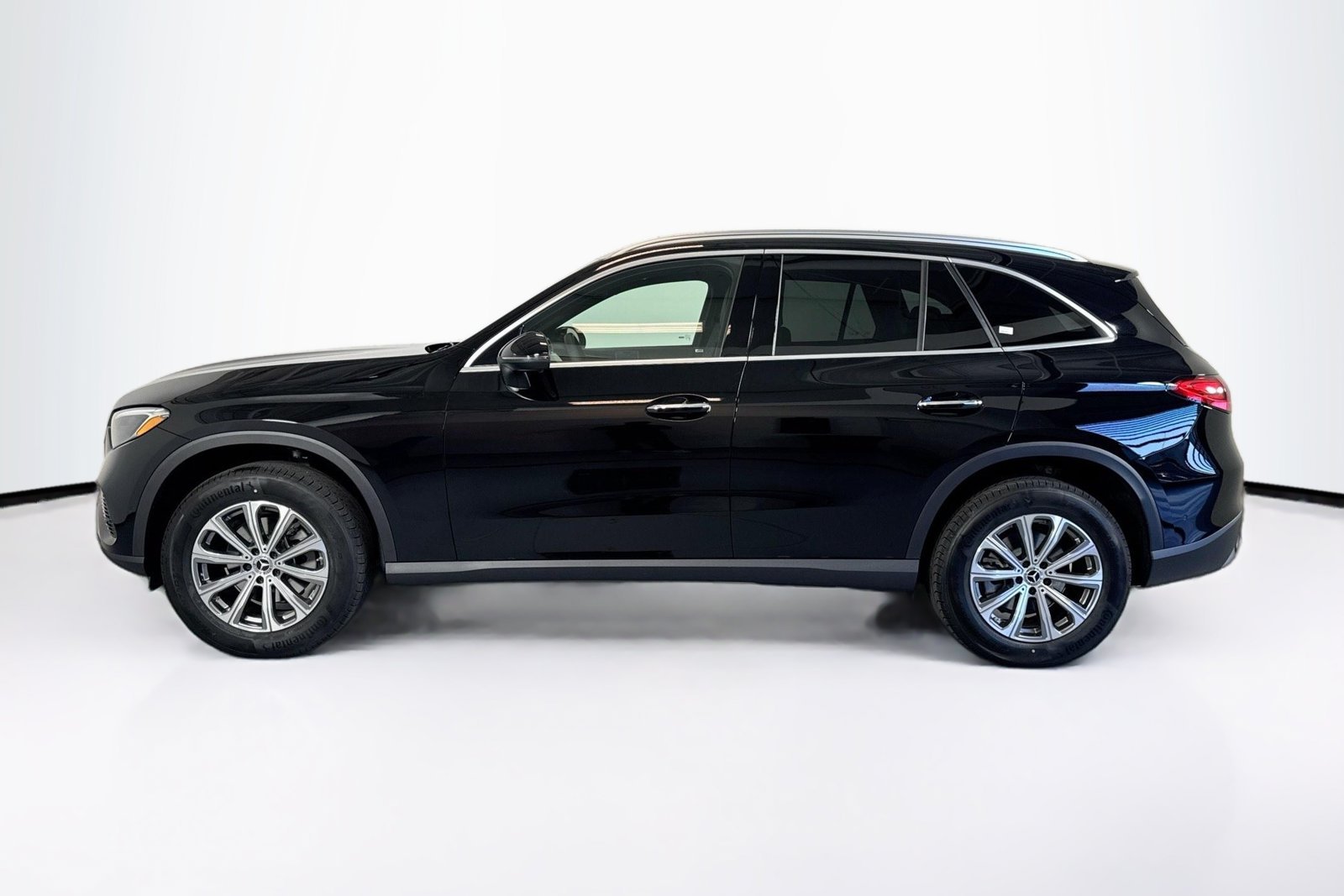 New 2026 Black Mercedes-Benz GLC 300 image 8