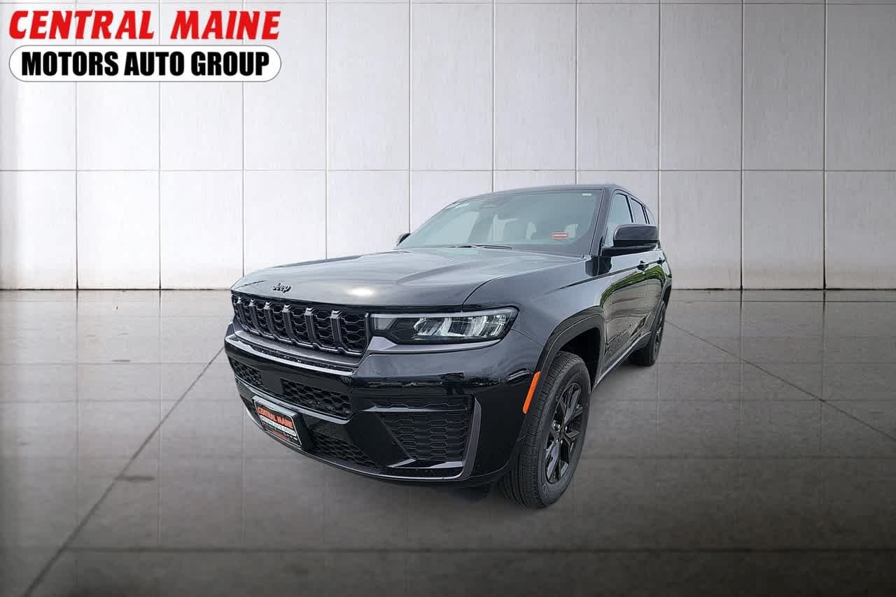 2026 Jeep Grand Cherokee Laredo Altitude