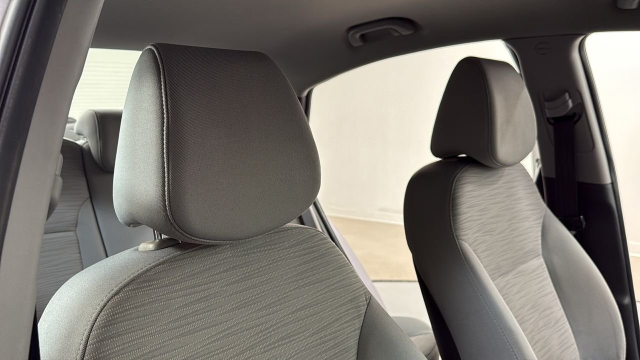 Used 2017 Gray Hyundai SE image 19
