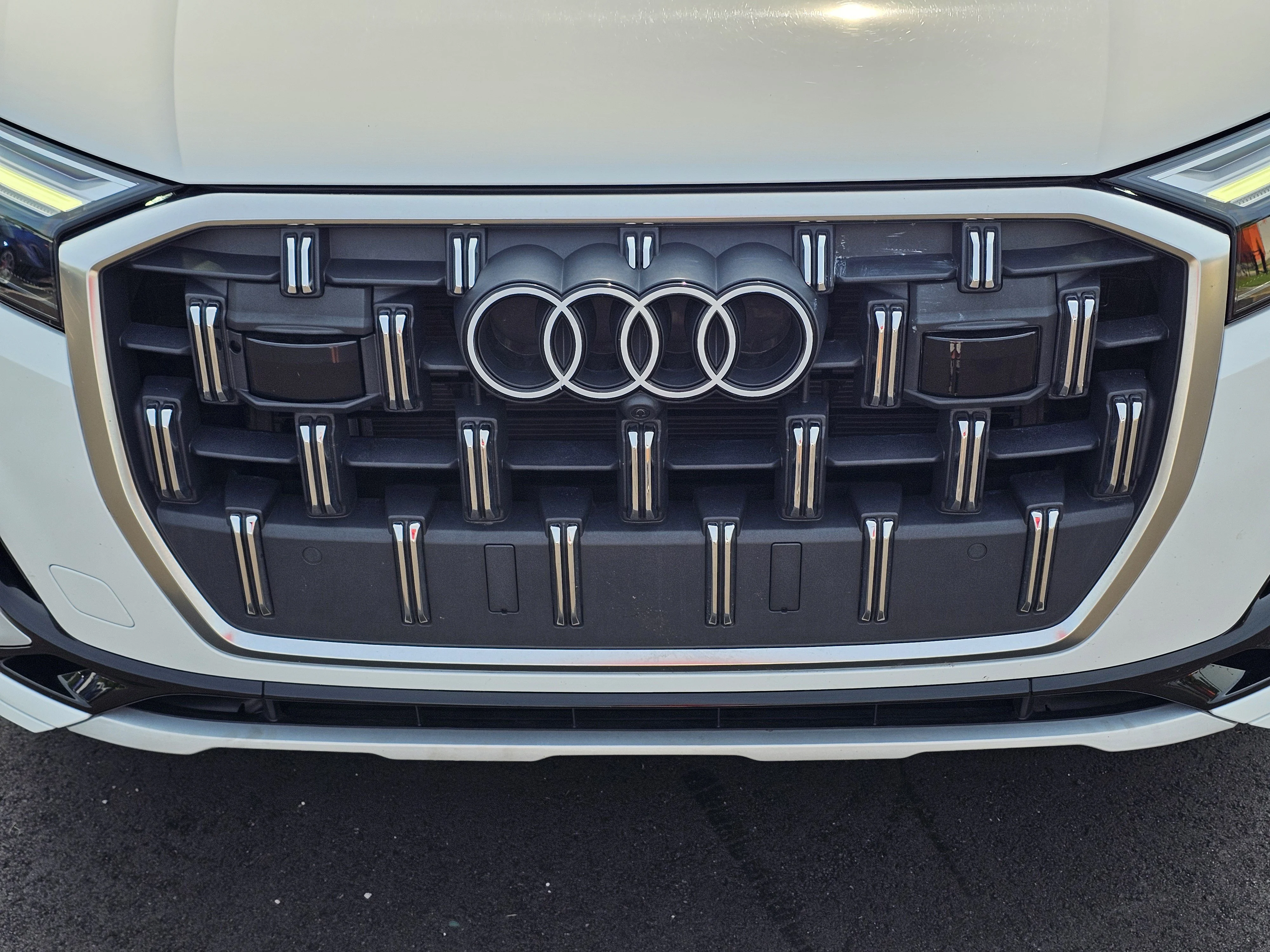 Used 2025 Gray Audi Premium Plus 55 TFSI quattro Tiptronic image 4