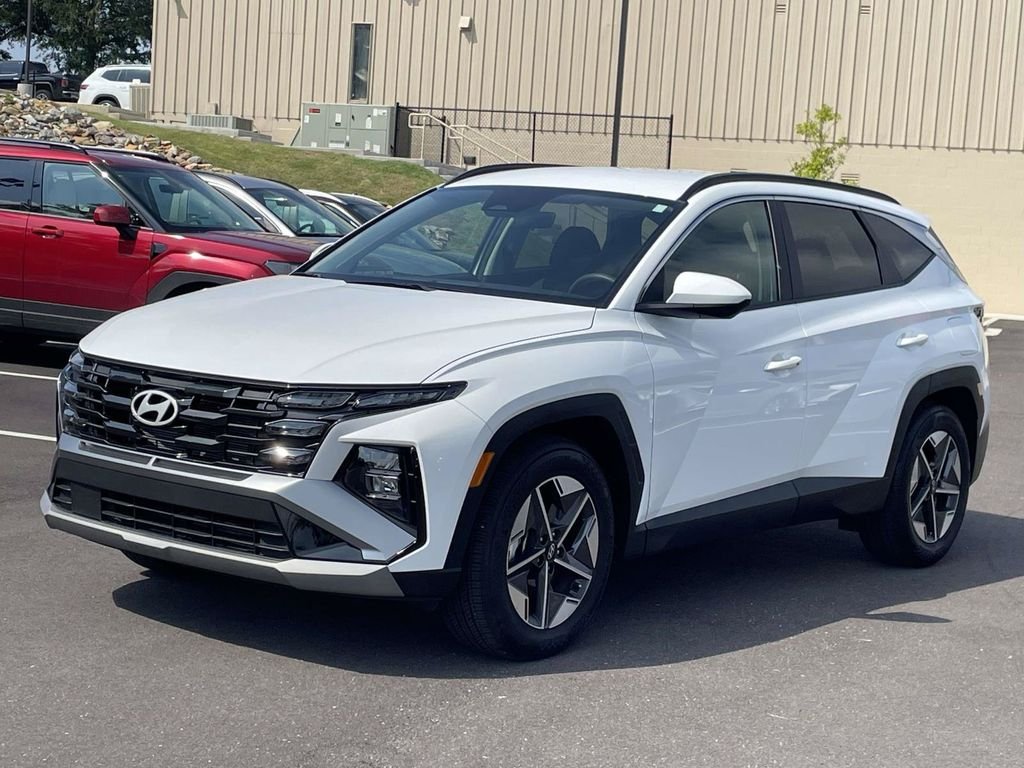Used 2026 White Hyundai SEL image 7