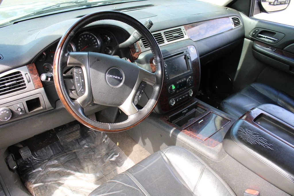 Used 2007 GMC Yukon Denali with VIN 1GKFK63847J397746 for sale in Klamath Falls, OR