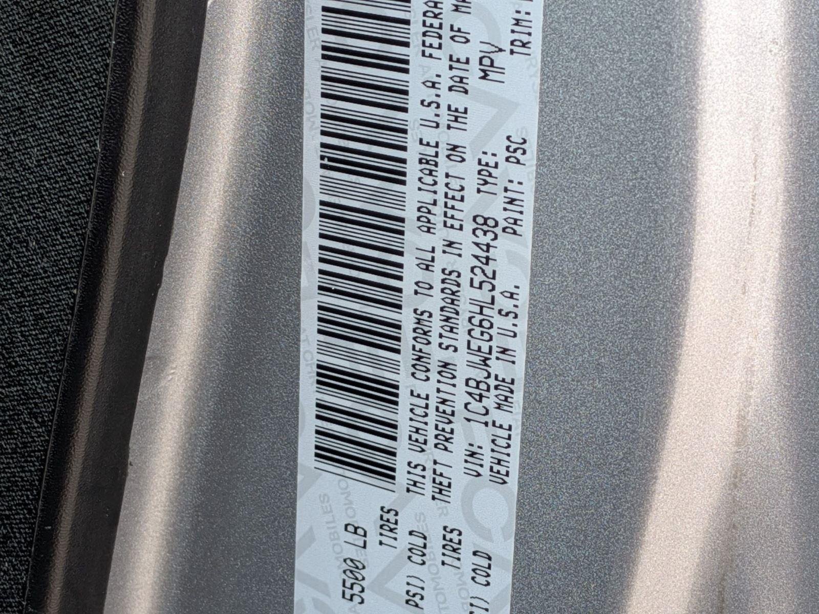 Used 2017 Billet Silver Metallic Clearcoat Jeep Sahara image 35