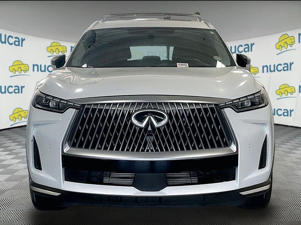 Used 2026 White INFINITI LUXE image 2