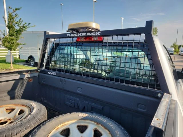 Used 2018 Silver GMC Base image 28