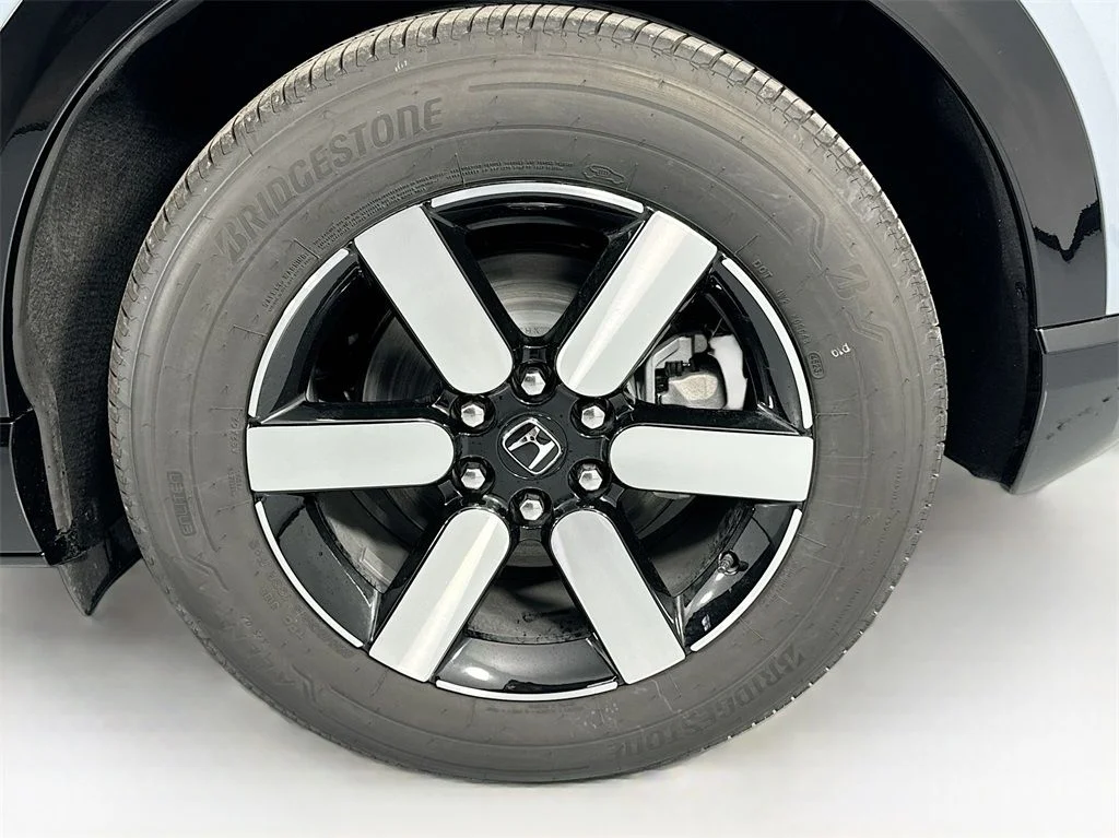 New 2026 Sonic Gray Pearl Honda Touring image 19