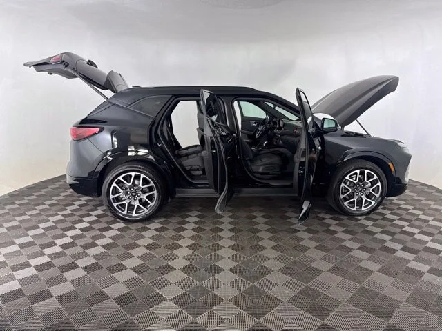 Used 2023 Black Chevrolet RS image 13