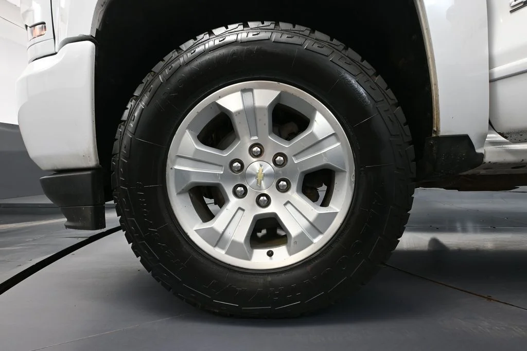 Used 2017 White Chevrolet LT image 20