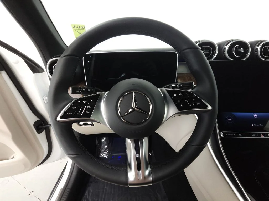 Certified Used 2026 Polar White Mercedes-Benz GLC 300 image 11