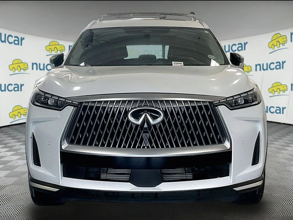 Used 2026 White INFINITI LUXE image 2
