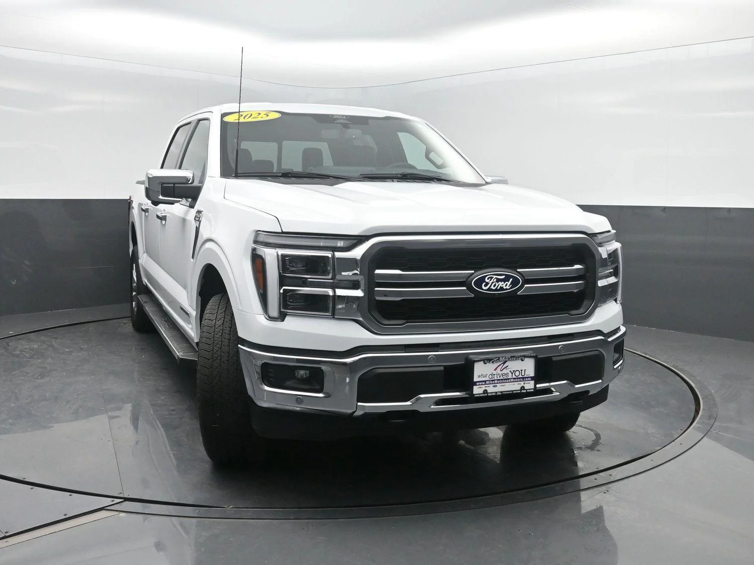 Used 2025 Oxford White Ford LARIAT image 46