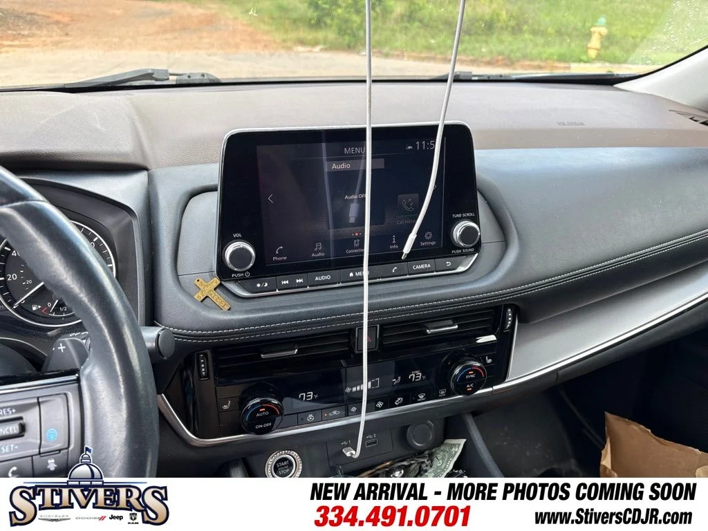Used 2021 Blue Nissan SV image 7
