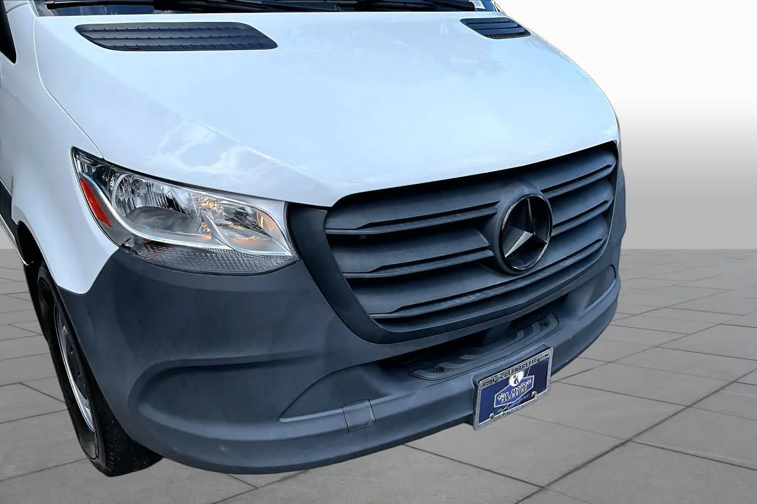 Used 2023 Arctic White Mercedes-Benz  image 27