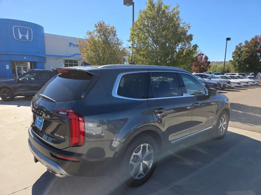 Used 2020 Gray Kia EX image 5
