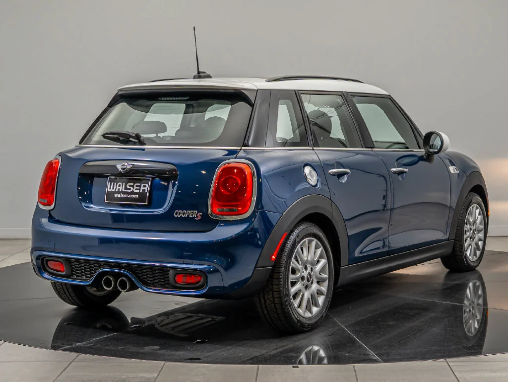Used 2016 Deep Blue Metallic MINI  image 5