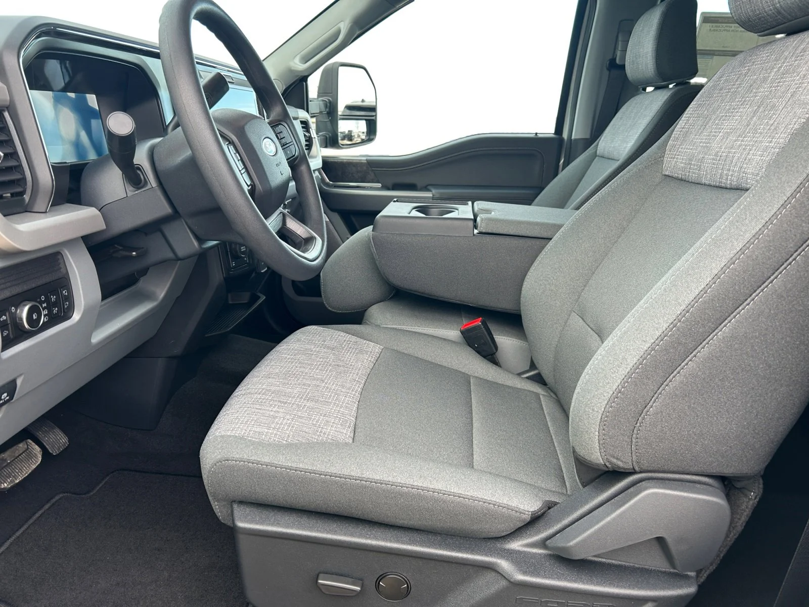 New 2026 Avalanche Ford XLT image 14