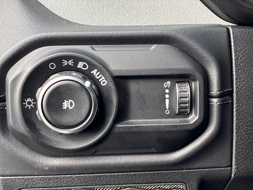 Used 2026 White Jeep Sahara image 14
