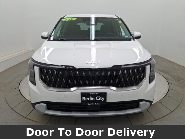 2025 Kia Carnival LXS photo 2