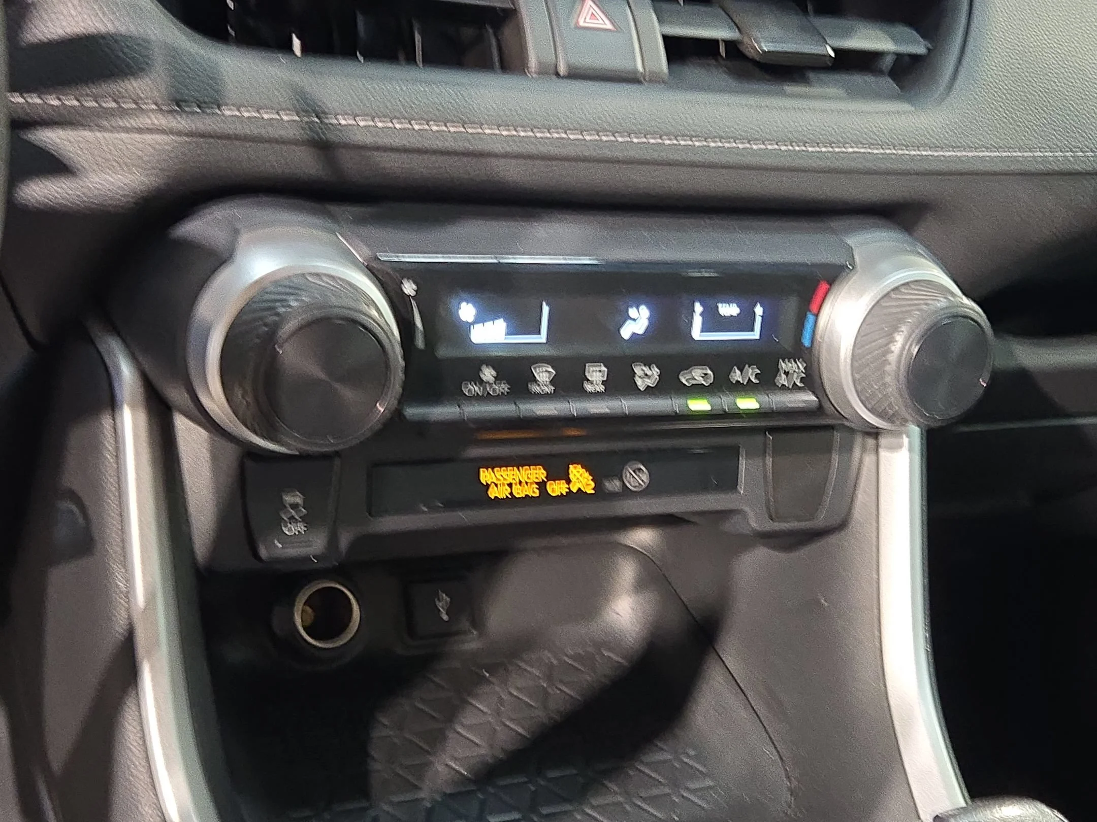 Used 2022 White Toyota LE image 31