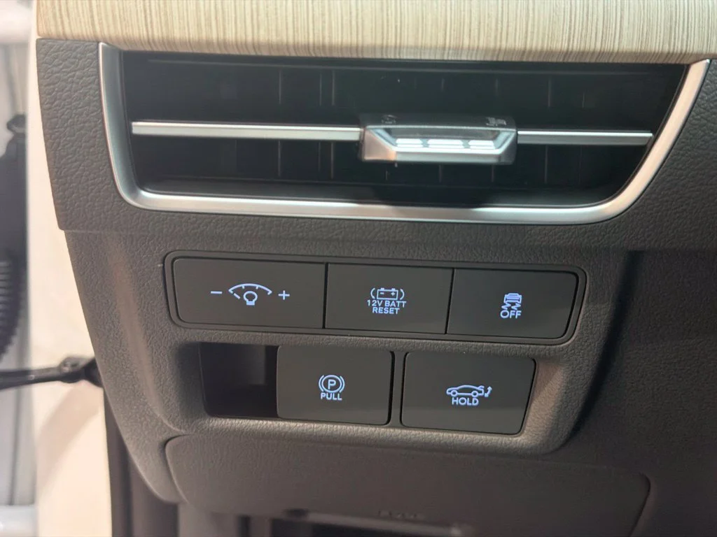 New 2027 Serenity White Hyundai Limited image 24