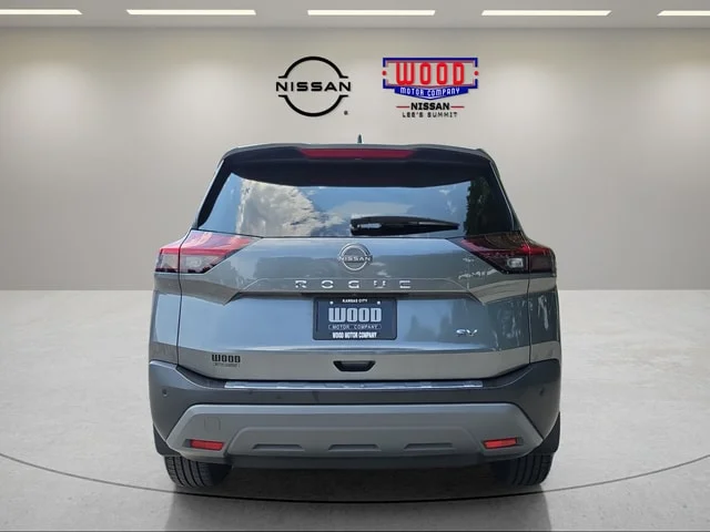 Used 2023 Gun Metallic Nissan SV image 3
