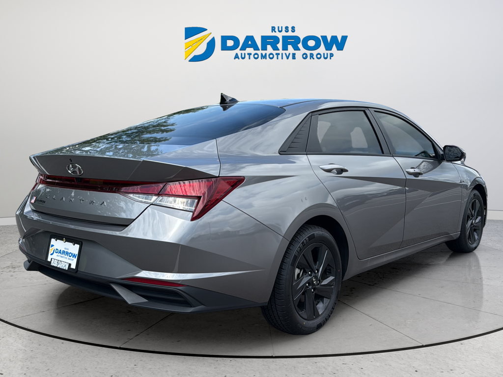 Used 2023 Silver Hyundai SEL image 5