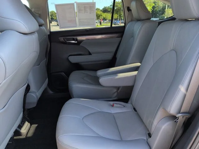 Used 2023 Gray Toyota Platinum image 14
