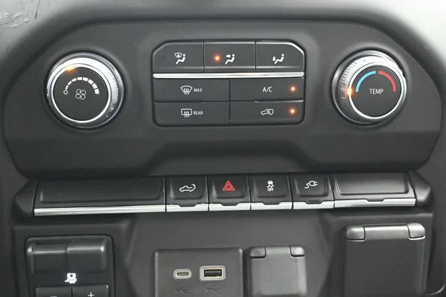 Used 2022 SUMMIT WHITE Chevrolet Custom image 18