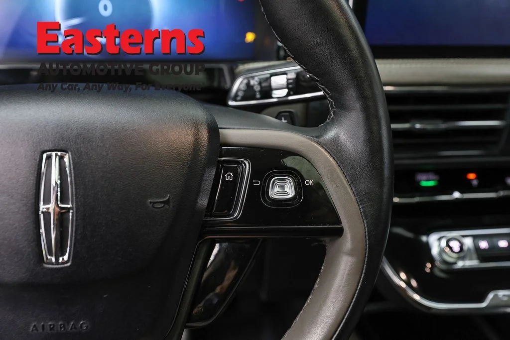 Used 2023 Gray Lincoln Grand Touring image 16